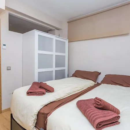 Beachfront Calahonda شقة *